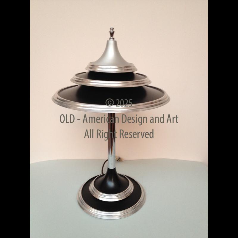 Lampada Machin Age in alluminio e lacca nera ,U.S.A. 1930