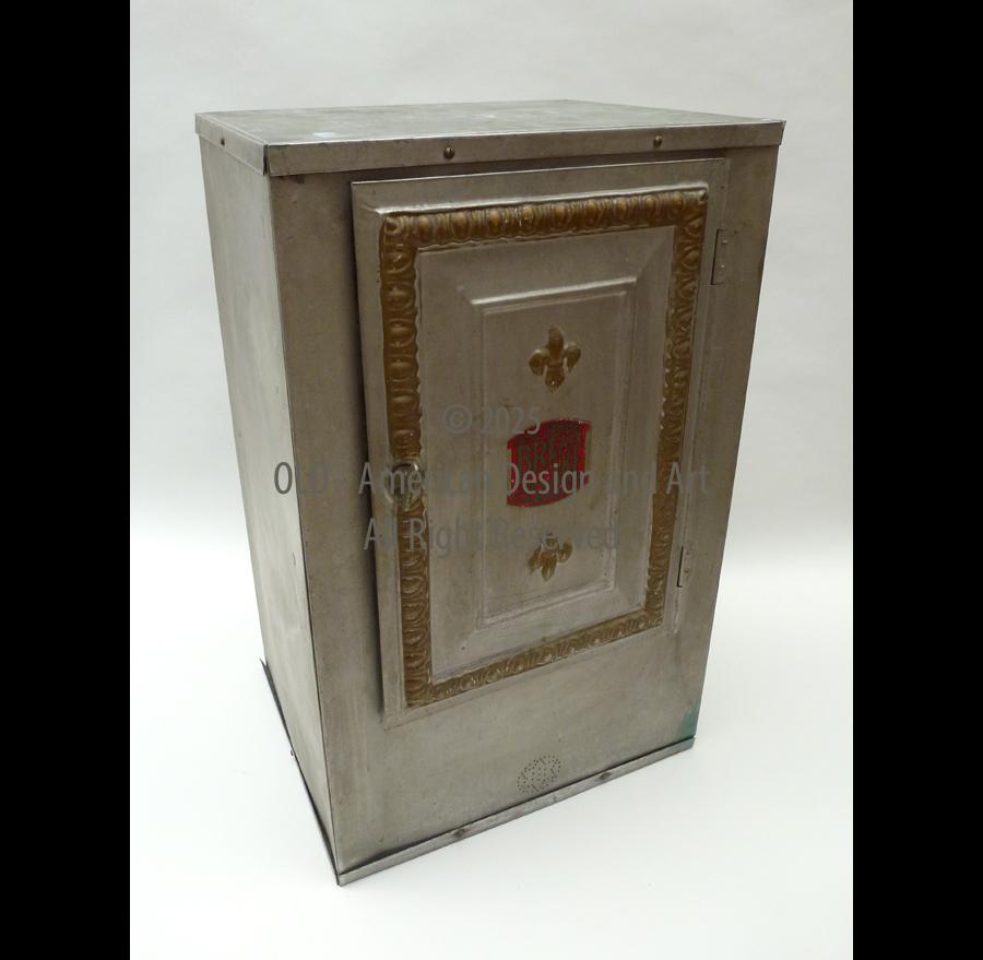 Scatola porta pane in lamiera Verniciata , U.S.A. 1940
