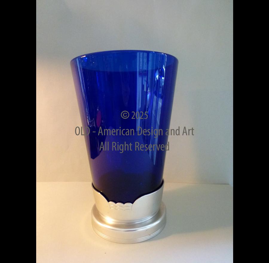 Vaso in cobalto Kensigton disegnato da Lurelle Guild , U.S.A. 1934